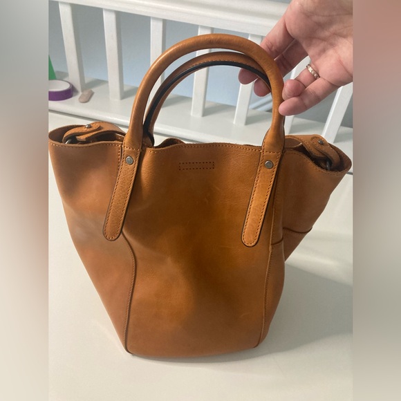 Camel Tan Leather Minimalist Classic Bucket Tote Bag Convertible Crossbody - Picture 1 of 8